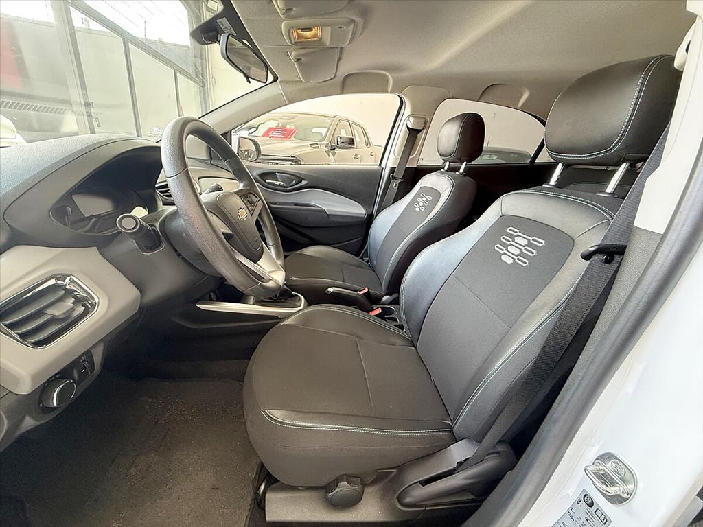 Chevrolet Onix - 1.0 MPFI LT 8V FLEX 4P MANUAL