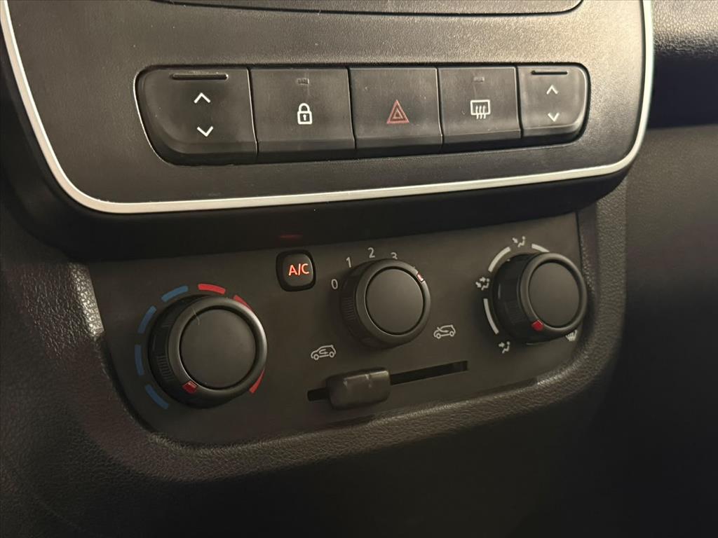 KWID 1.0 12V SCE FLEX ZEN MANUAL10