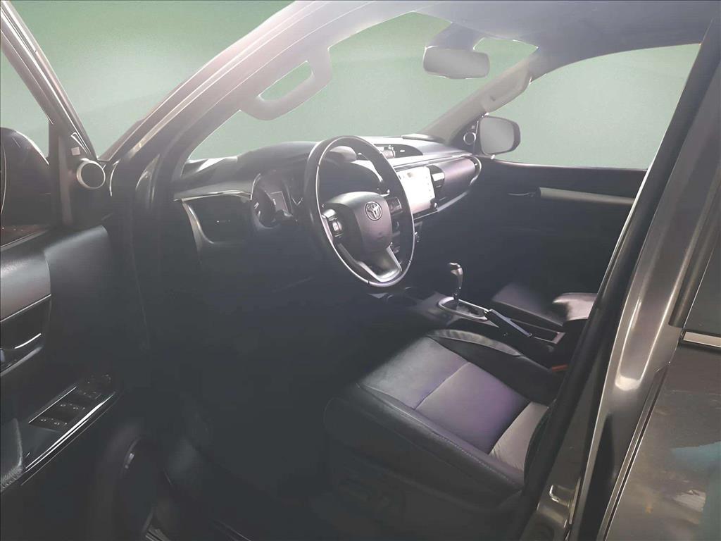 HILUX 2.8 D-4D TURBO DIESEL CD SRX 4X4 AUTOMÁTICO6