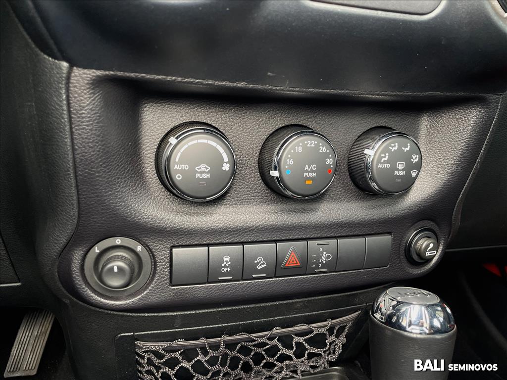 WRANGLER 3.6 UNLIMITED SPORT 4X4 V6 GASOLINA 4P AUTOMÁTICO14