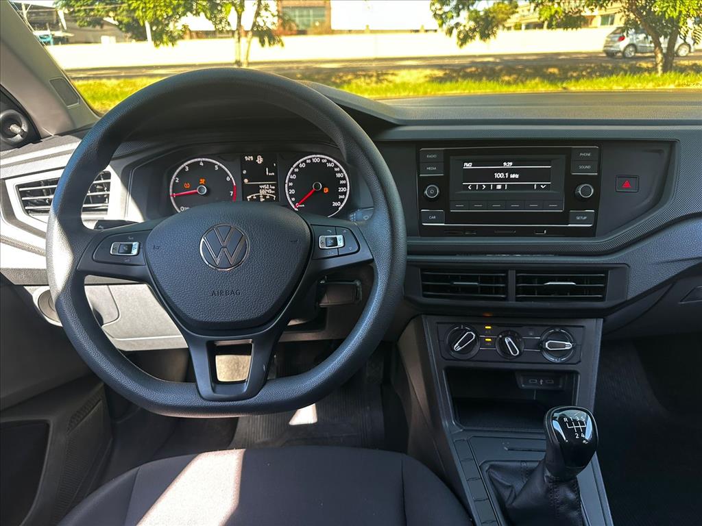 POLO 1.0 MPI TRACK MANUAL9