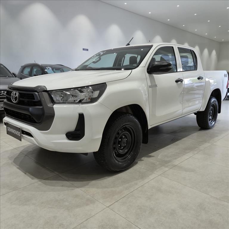 HILUX 2.8 D-4D TURBO DIESEL CD POWER PACK 4X4 MANUAL2