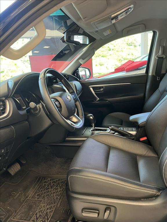 HILUX SW4 2.8 D-4D TURBO DIESEL SRX 7L 4X4 AUTOMÁTICO7