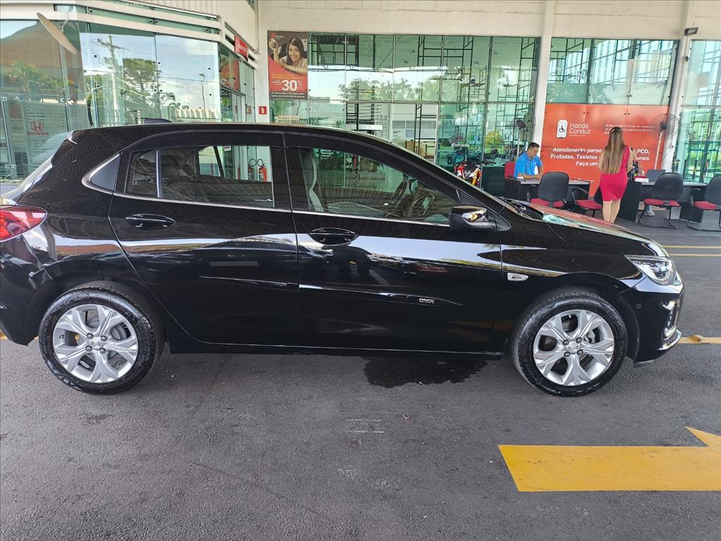 ONIX 1.0 TURBO FLEX AUTOMÁTICO5