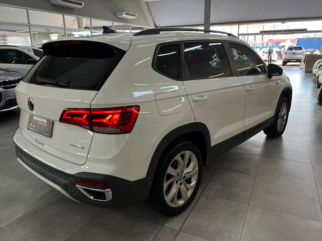 TAOS 1.4 250 TSI TOTAL FLEX HIGHLINE AUTOMÁTICO13