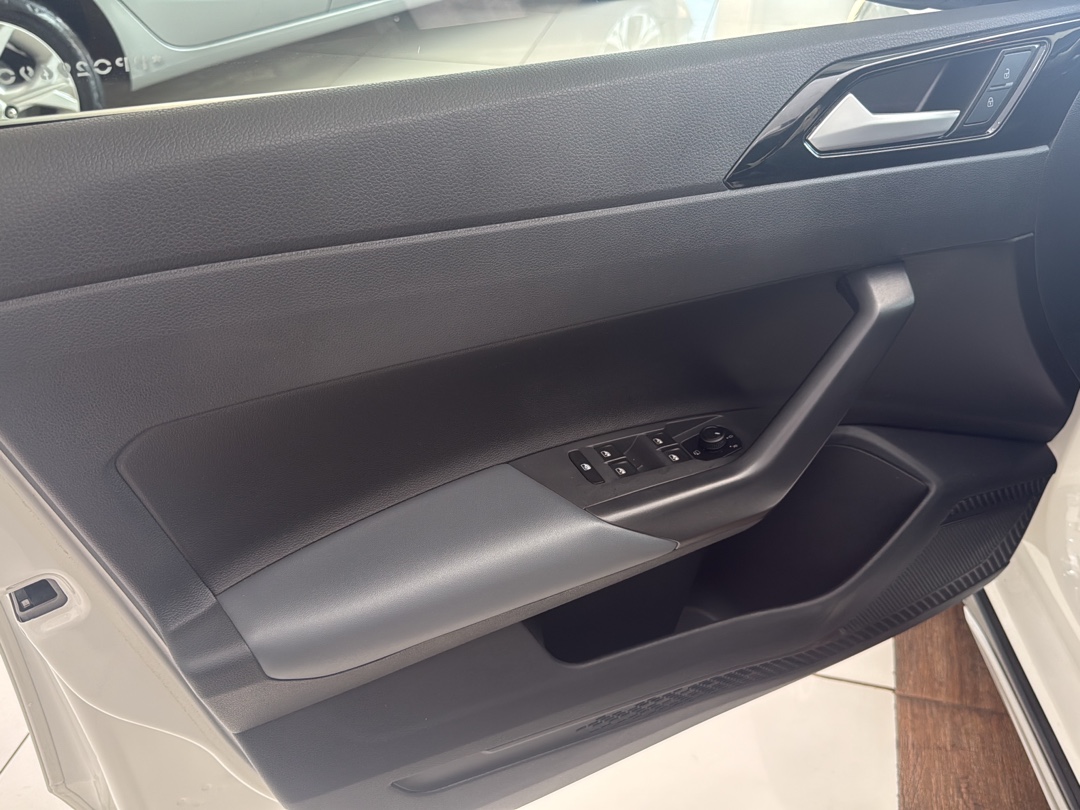NIVUS 1.0 200 TSI TOTAL FLEX HIGHLINE AUTOMÁTICO8