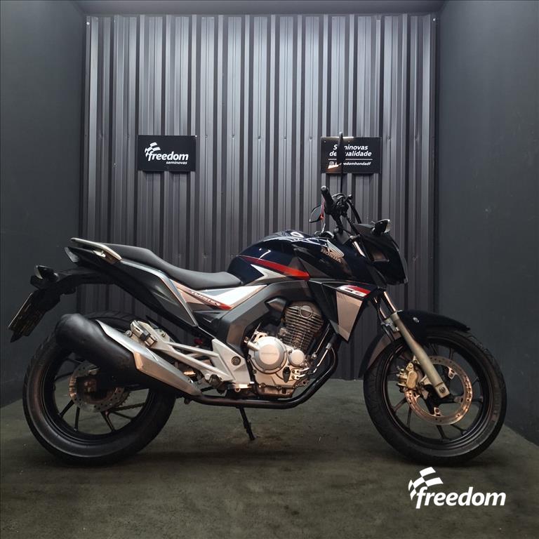 Moto HONDA do modelo CB TWISTER 2018/2018