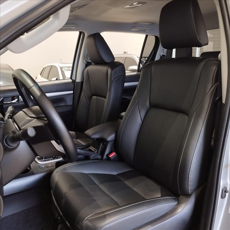 HILUX 2.8 D-4D TURBO DIESEL CD SRV 4X4 AUTOMÁTICO13