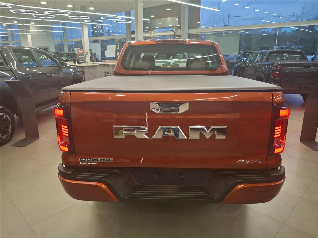 DAKOTA 2.2 TURBO DIESEL LARAMIE 4X4 AUTOMÁTICO4