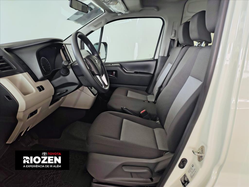 HIACE 2.8 D-4D TURBO DIESEL MINIBUS 15+1 DX AUTOMÁTICO13