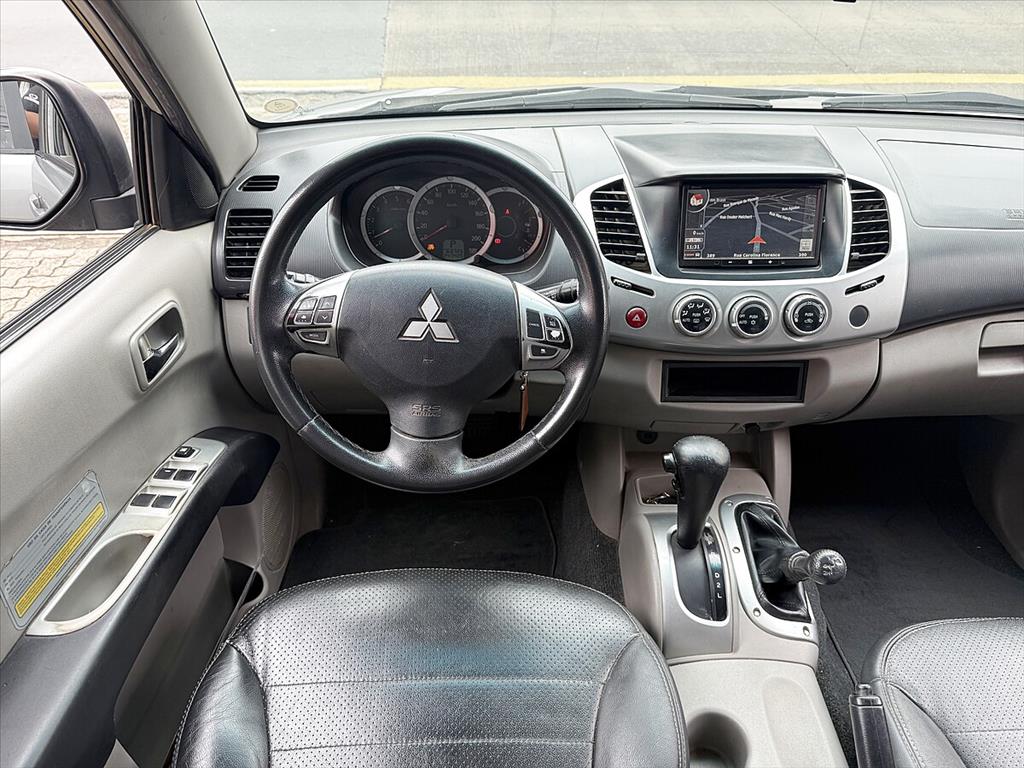 Mitsubishi L200 Triton - 3.2 HPE 4X4 CD 16V TURBO INTERCOOLER DIESEL 4P AUTOMÁTICO