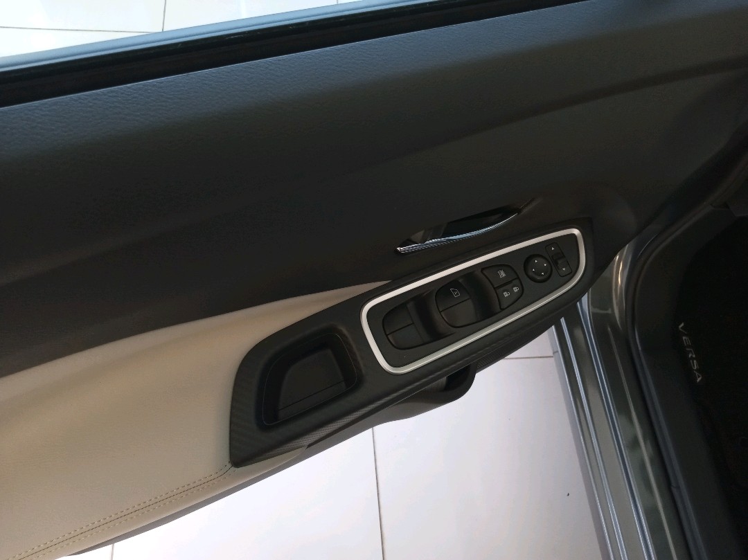 VERSA 1.6 16V FLEX EXCLUSIVE XTRONIC10