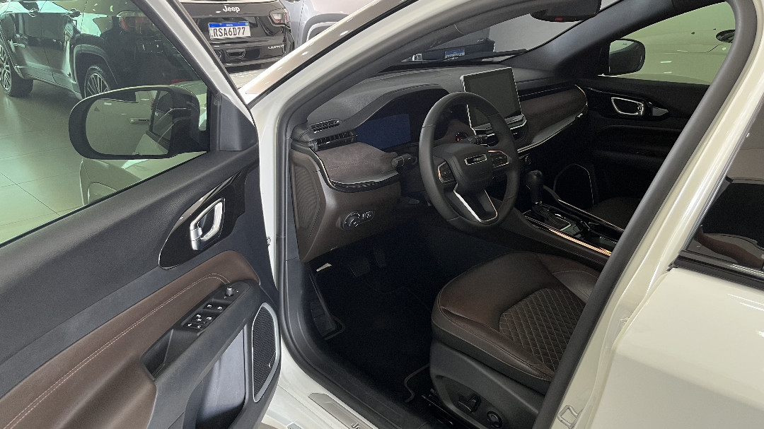 COMMANDER 1.3 T270 TURBO FLEX OVERLAND AT6