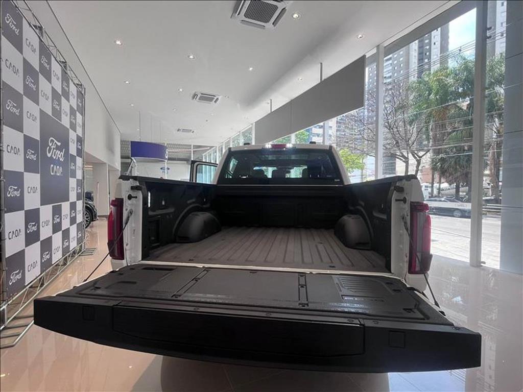 Ford-F-150-5.0 V8 GASOLINA CD LARIAT FX4 AUTOMÁTICO
