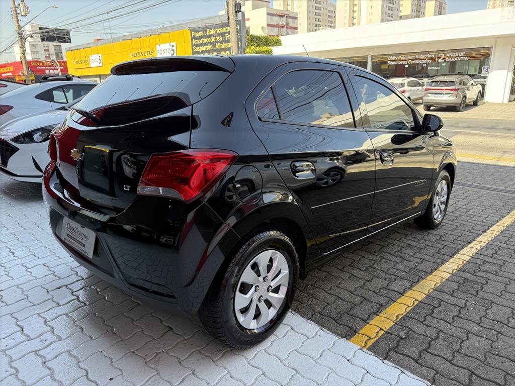 Chevrolet Onix - 1.0 MPFI LT 8V FLEX 4P MANUAL