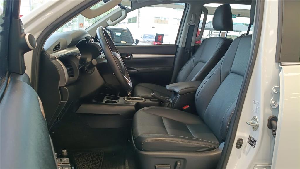 HILUX 2.8 D-4D TURBO DIESEL CD SRX 4X4 AUTOMÁTICO8