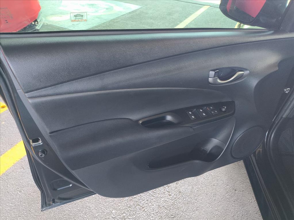 YARIS 1.5 16V FLEX XL PLUS CONNECT MULTIDRIVE13