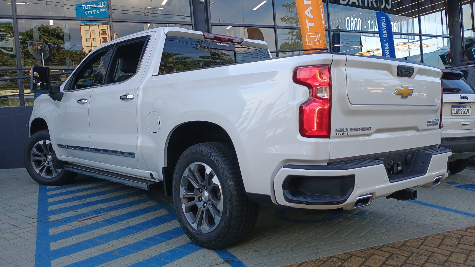 SILVERADO 5.3 V8 GASOLINA 1500 HIGH COUNTRY 4X4 AUTOMÁTICO5