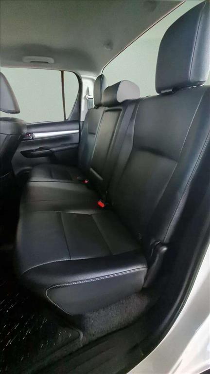 HILUX 2.8 D-4D TURBO DIESEL CD SRX 4X4 AUTOMÁTICO10
