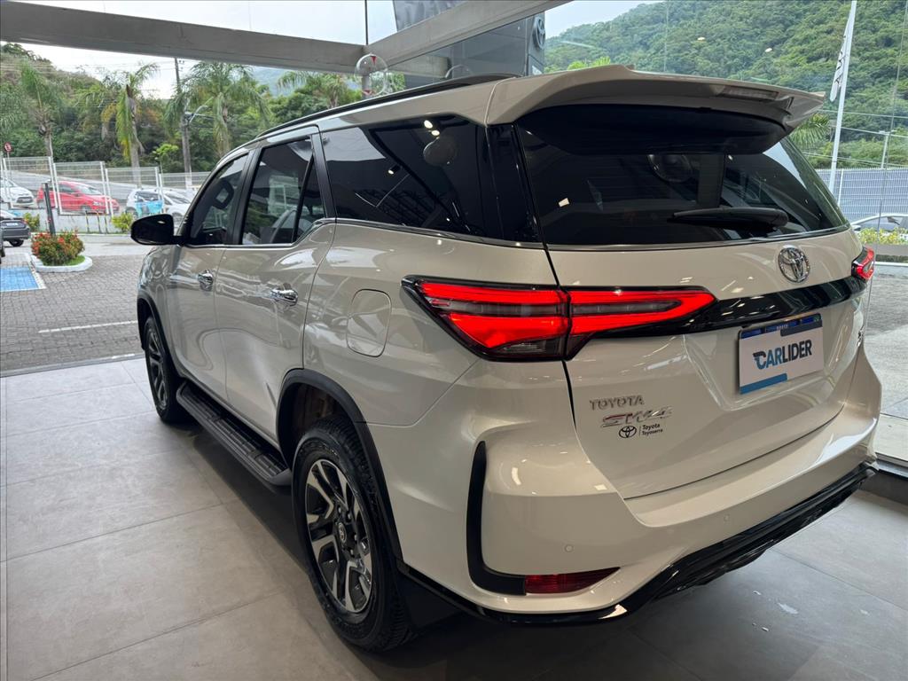 HILUX 2.8 D-4D TURBO DIESEL CD SRX 4X4 AUTOMÁTICO5