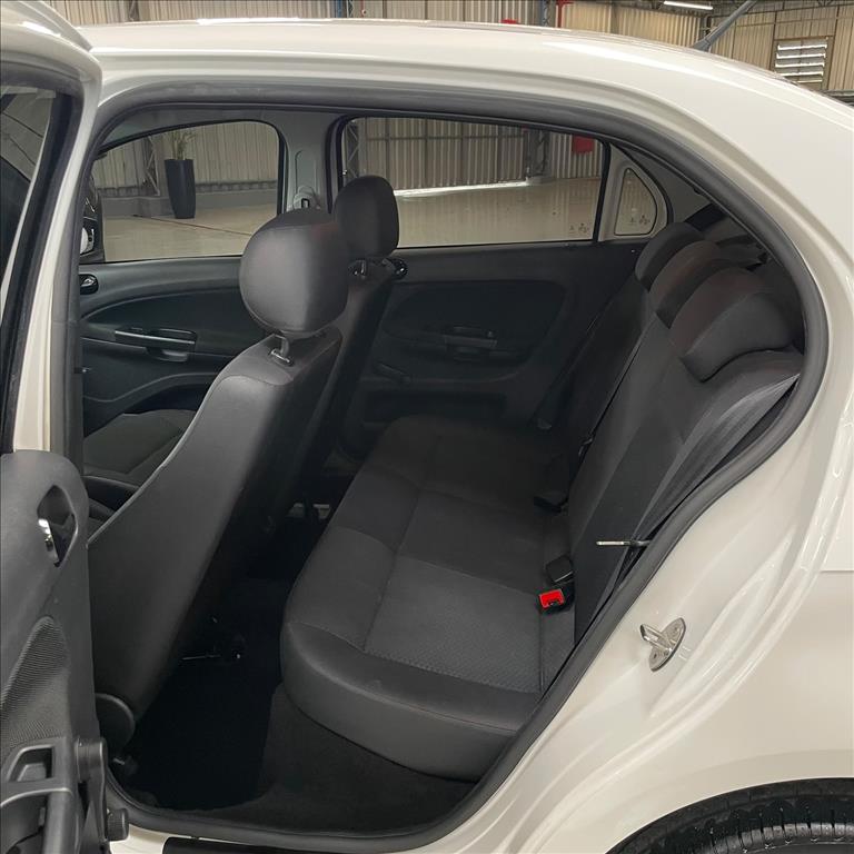 VOYAGE 1.0 12V MPI TOTALFLEX 4P MANUAL9