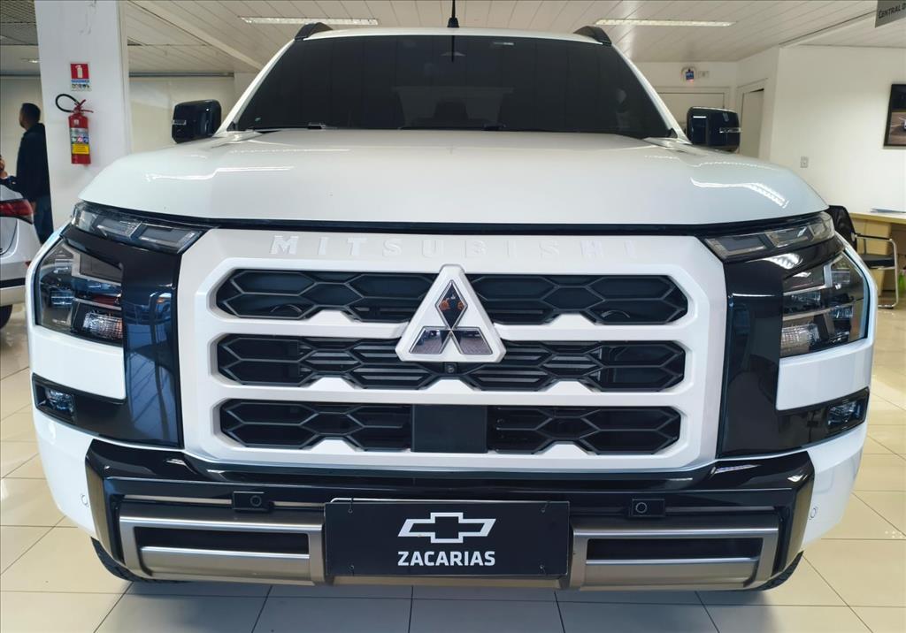 TRITON 2.4 BITURBO DIESEL CD KATANA 4X4 AUTOMÁTICO