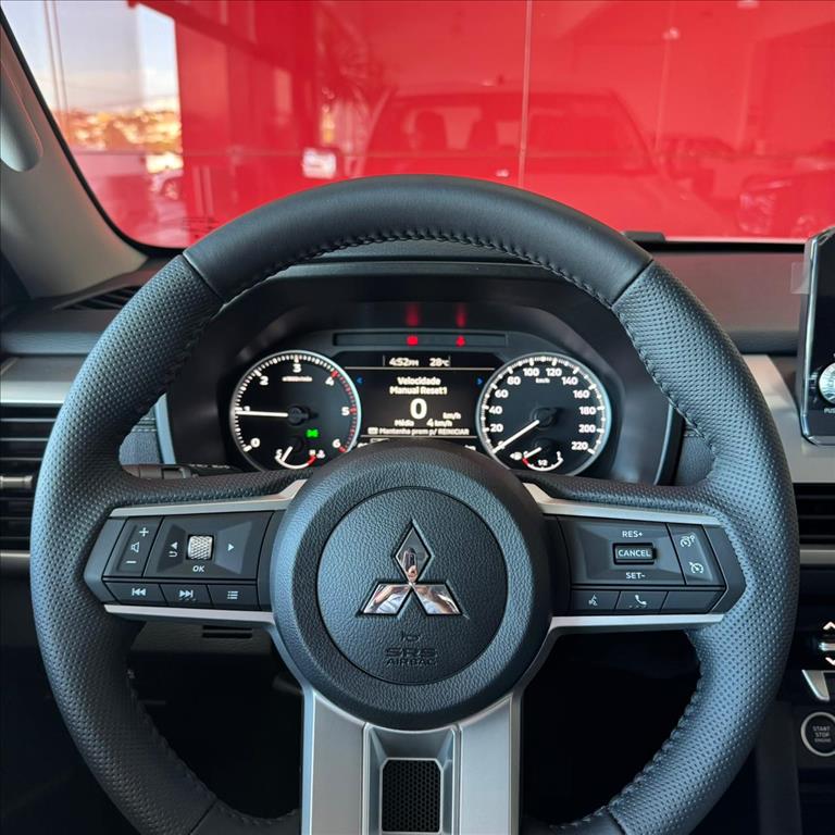 Mitsubishi-TRITON-2.4 BITURBO DIESEL CD HPE 4X4 AUTOMÁTICO