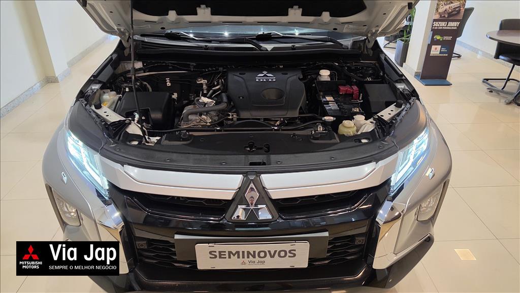 Mitsubishi-L200 TRITON-2.4 16V TURBO DIESEL SPORT HPE-S CD 4P 4X4 AUTOMÁTICO