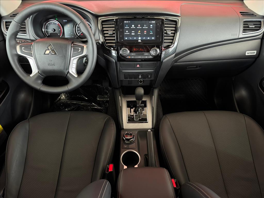 Mitsubishi-L200 TRITON-2.4 16V TURBO DIESEL SPORT OUTDOOR PLUS CD 4P 4X4 AUTOMÁTICO