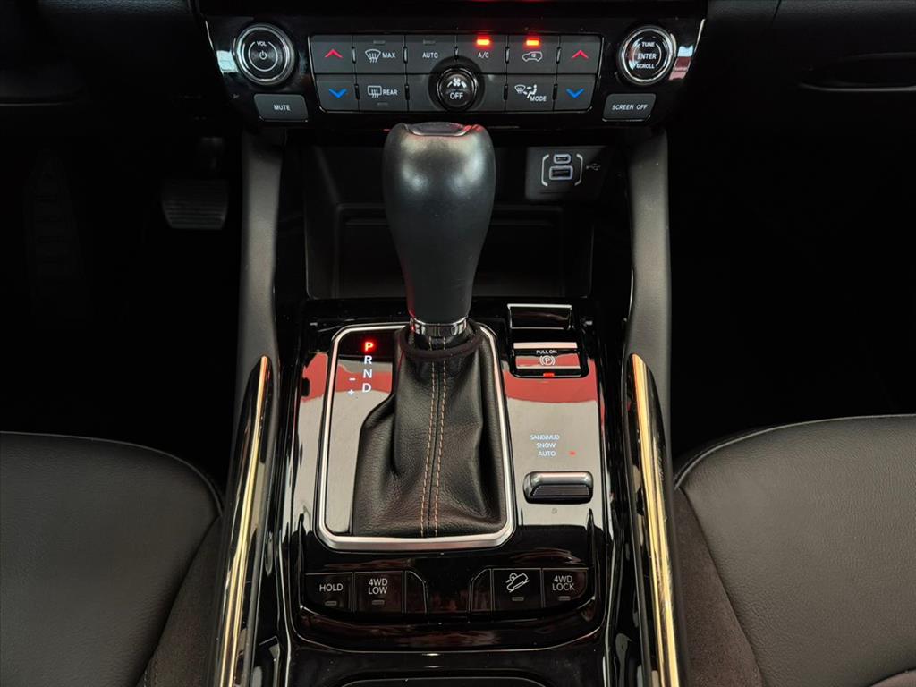 Jeep-COMMANDER-2.0 TD380 TURBO DIESEL LIMITED AT9