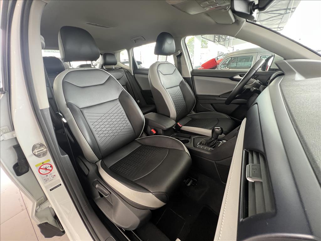 TAOS 1.4 250 TSI TOTAL FLEX COMFORTLINE AUTOMÁTICO18