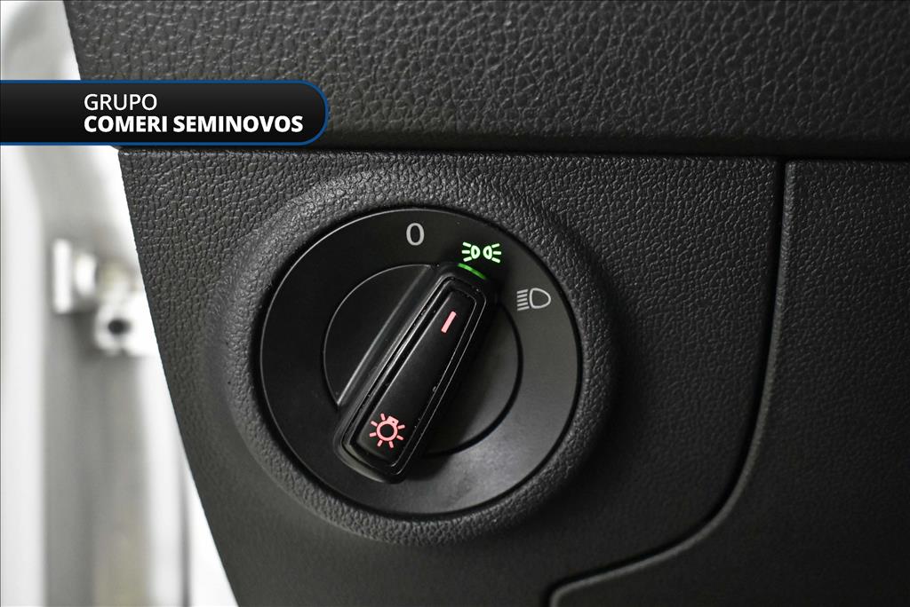 POLO 1.0 MPI TOTAL FLEX MANUAL13 POLO 1.0 MPI TOTAL FLEX MANUAL13