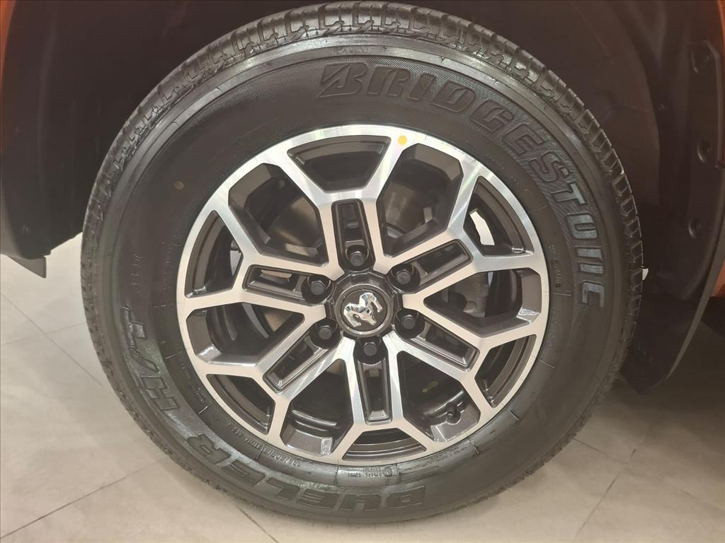 DAKOTA 2.2 TURBO DIESEL LARAMIE 4X4 AUTOMÁTICO8