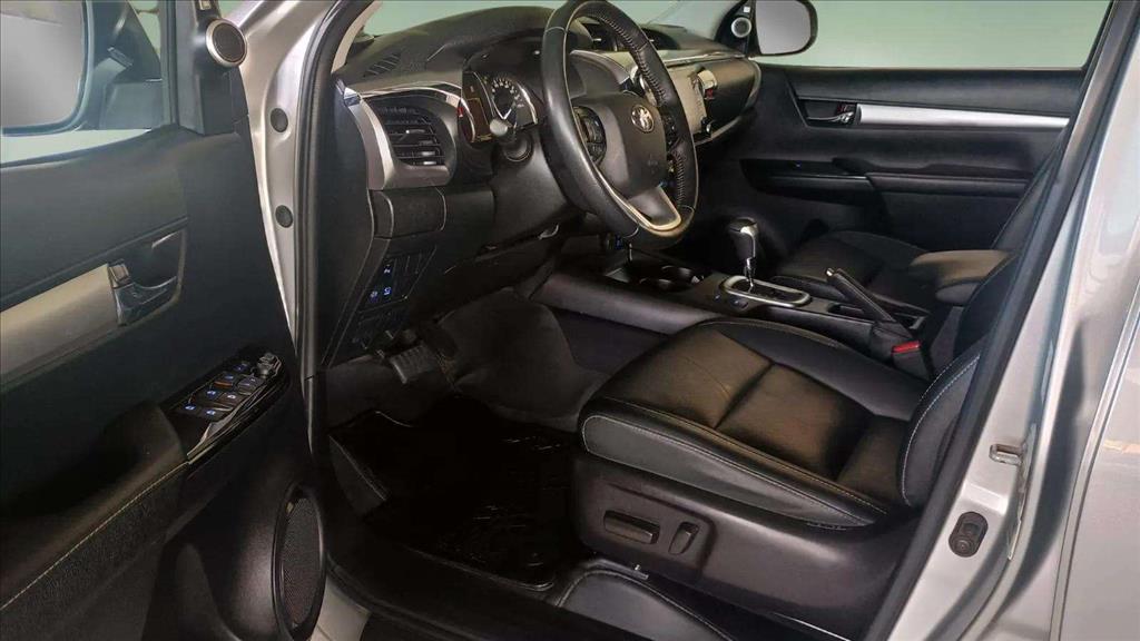 HILUX 2.8 D-4D TURBO DIESEL CD SRX 4X4 AUTOMÁTICO8