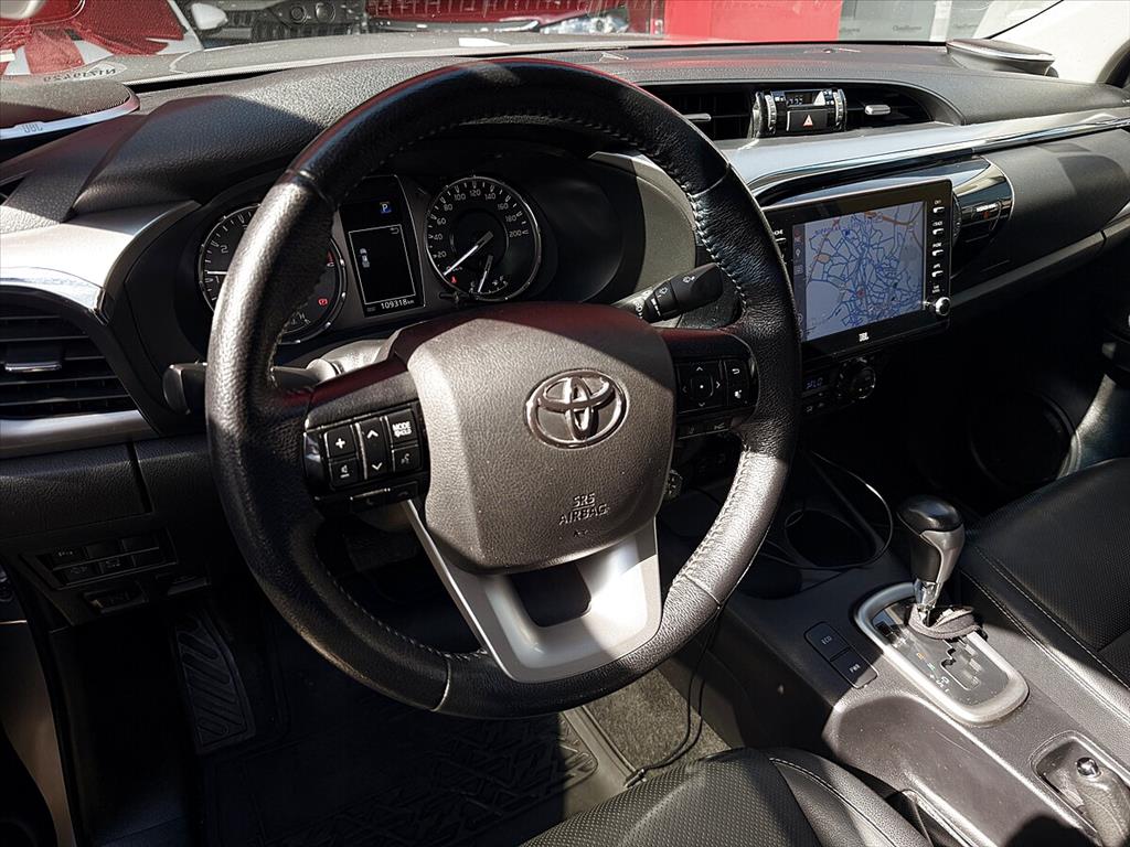Toyota Hilux - 2.8 D-4D TURBO DIESEL CD SRX 4X4 AUTOMÁTICO