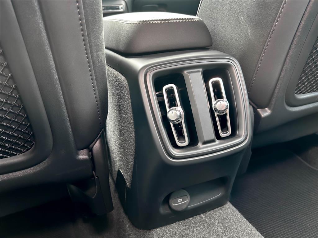 Volvo-XC40-P6 RECHARGE ELECTRIC PLUS