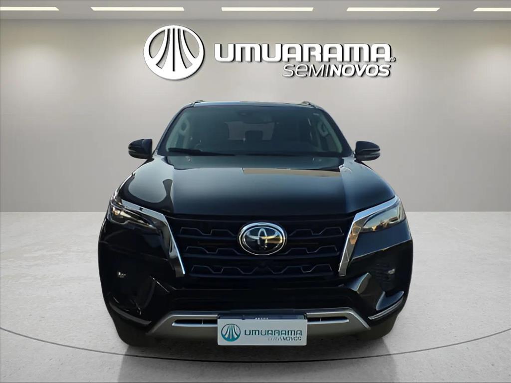 HILUX SW4 2.8 D-4D TURBO DIESEL SRX 7L 4X4 AUTOMÁTICO0