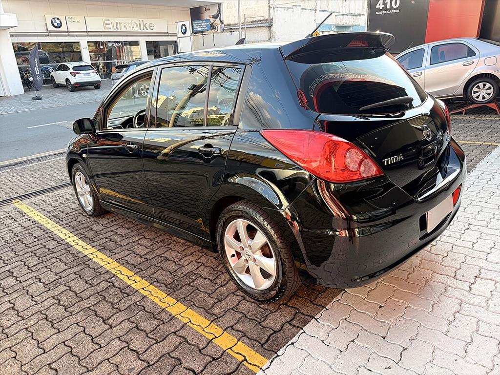 Nissan Tiida - 1.8 SL 16V FLEX 4P MANUAL