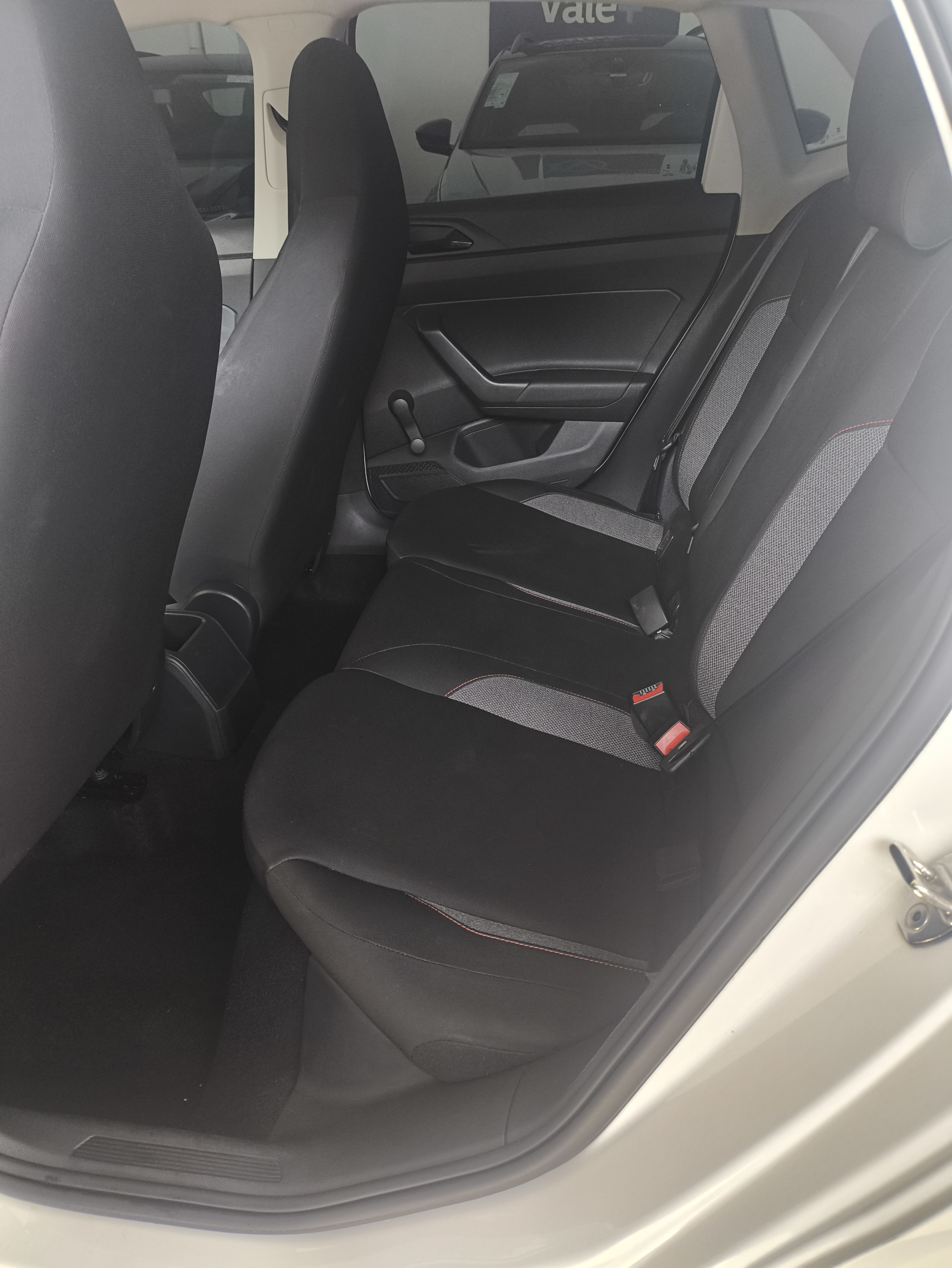 POLO 1.0 MPI TRACK MANUAL9