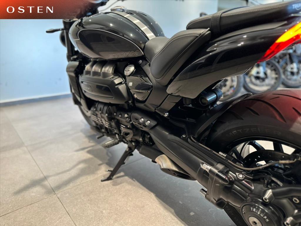 TRIUMPH-ROCKET-III R