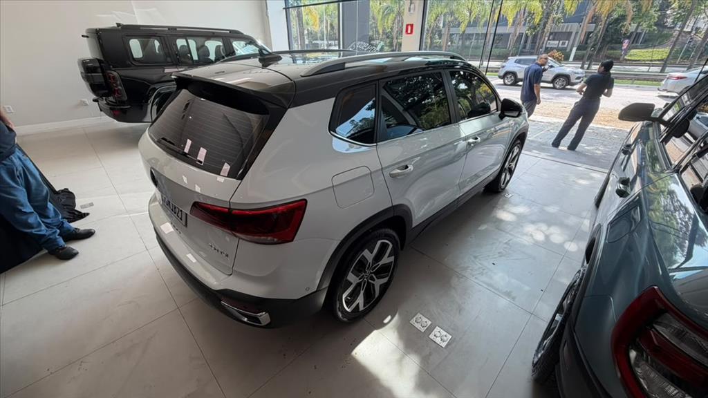 TAOS 1.4 250 TSI TOTAL FLEX HIGHLINE AUTOMÁTICO3