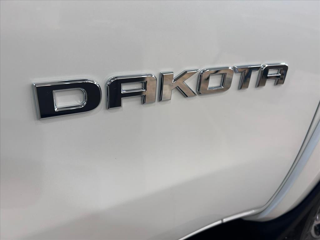DAKOTA 2.2 TURBO DIESEL LARAMIE 4X4 AUTOMÁTICO10