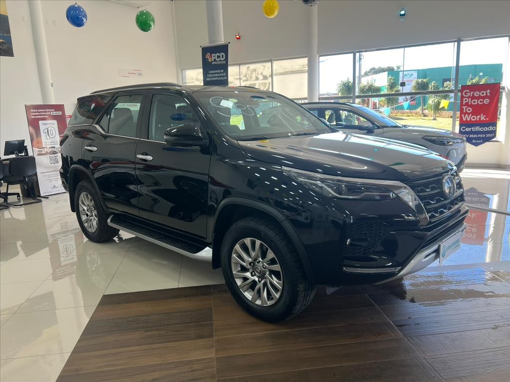 HILUX 2.8 D-4D TURBO DIESEL CD SRX 4X4 AUTOMÁTICO1