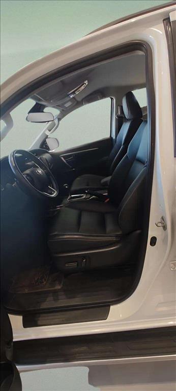 HILUX SW4 2.8 D-4D TURBO DIESEL SRX 4X4 AUTOMÁTICO8