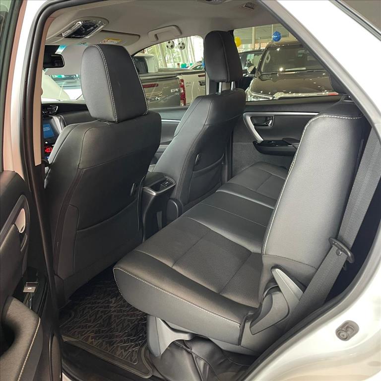 HILUX SW4 2.8 D-4D TURBO DIESEL SRX PLATINUM 7L 4X4 AUTOMÁTICO13