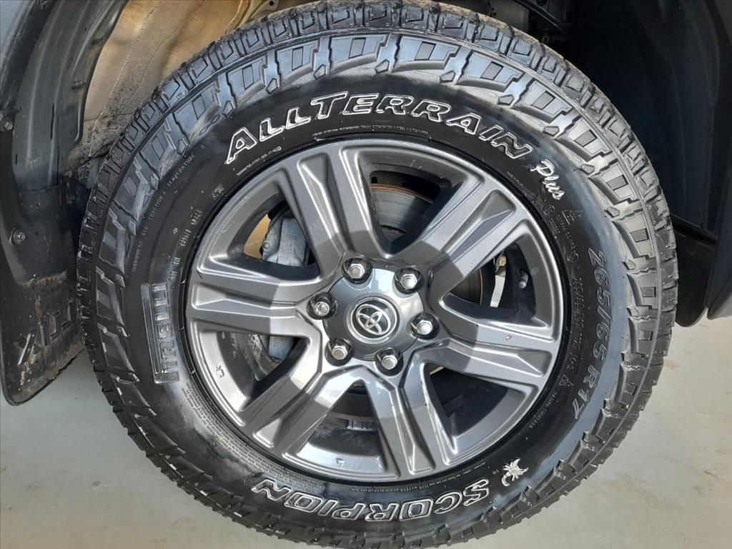 HILUX 2.8 D-4D TURBO DIESEL CD SR 4X4 AUTOMÁTICO13