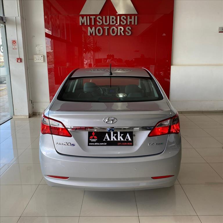 Hyundai-HB20S-1.6 PREMIUM 16V FLEX 4P AUTOMÁTICO