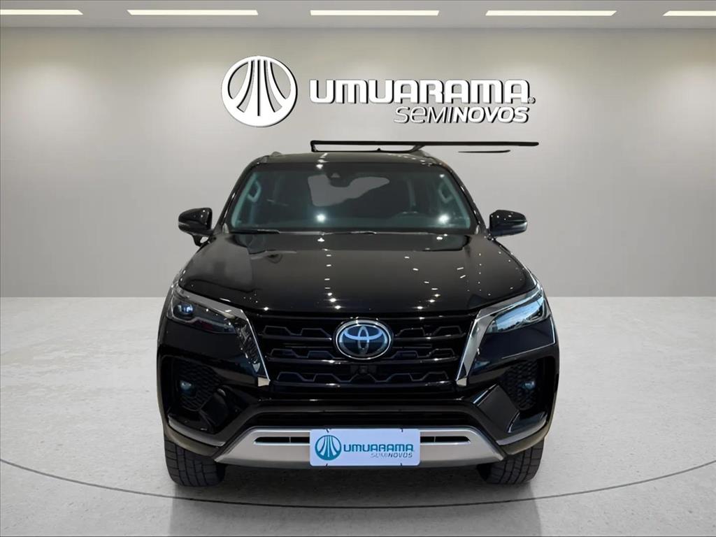 HILUX SW4 2.8 D-4D TURBO DIESEL SRX 7L 4X4 AUTOMÁTICO0