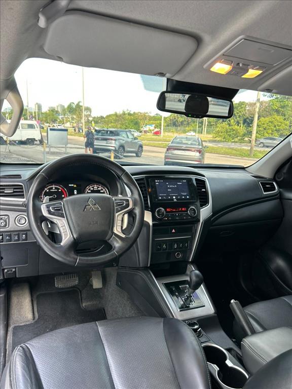 Mitsubishi-L200 TRITON-2.4 16V TURBO DIESEL SPORT HPE-S CD 4P 4X4 AUTOMÁTICO
