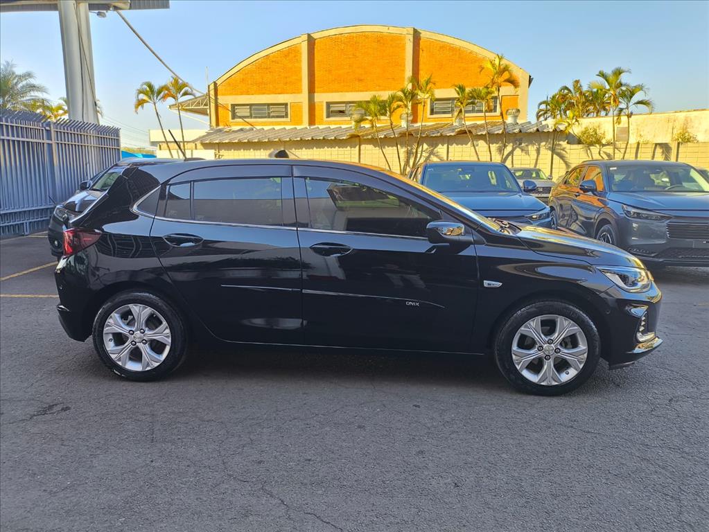ONIX 1.0 TURBO FLEX PREMIER AUTOMÁTICO